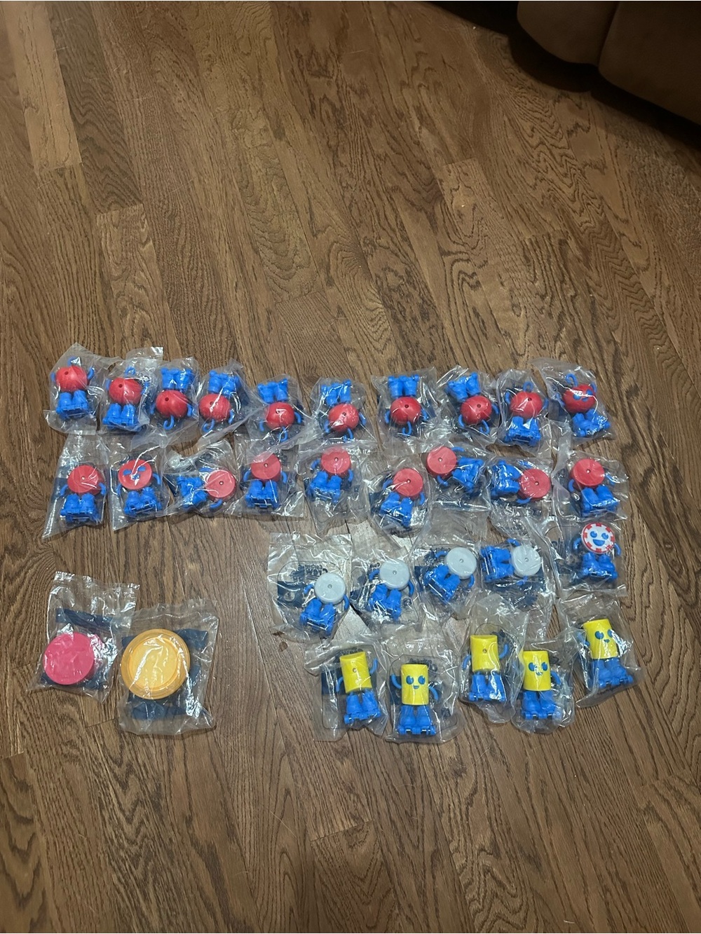 31 Sonic Wacky Pack Kids Meal Toys: 2 School Gear and 29 Carhop Crew NWT - Picture 2 of 2